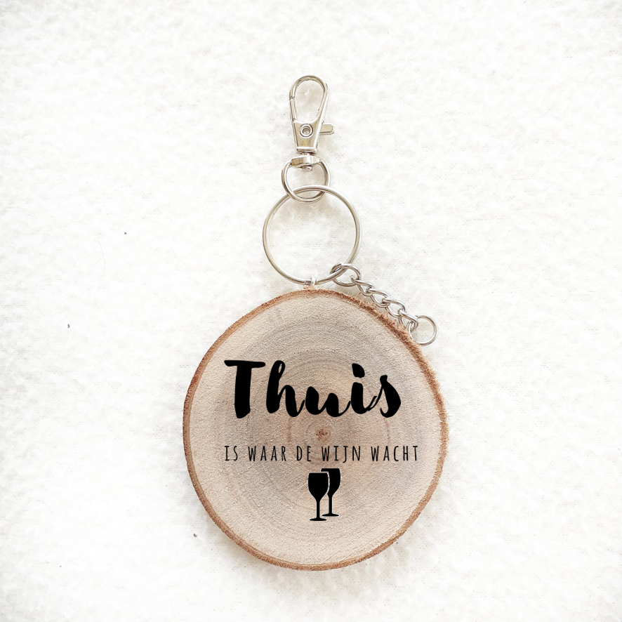boomstam sleutelhanger thuis 2