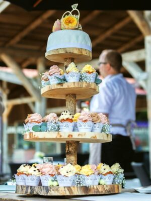 Boomstam etagere